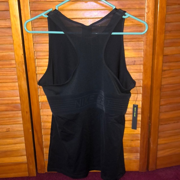 BRAND NEW NEVER USED, Nike workout tank - Picture 2 of 2